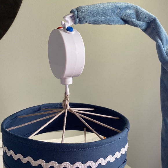 Crib mobile - Picture 2 of 4